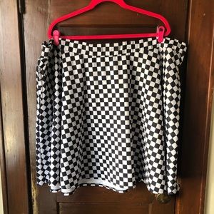 Plus size black and white checkered skater skirt